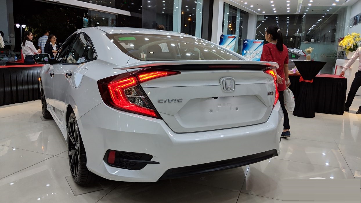 Honda Civic Type R 2021 có giá gần 19 tỉ đồng